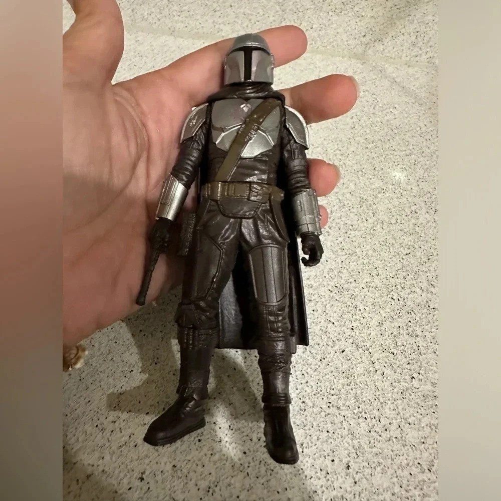 Mandalorian Toy Figure - Picture 2 of 4